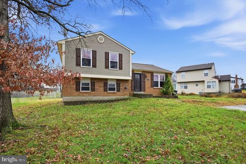 10748 Hollaway Dr, UPPER MARLBORO, MD, 20772-4735 | Card Image