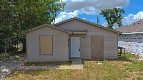3504 Strong Ave, Fort Worth, TX, 76105-4835 | Card Image
