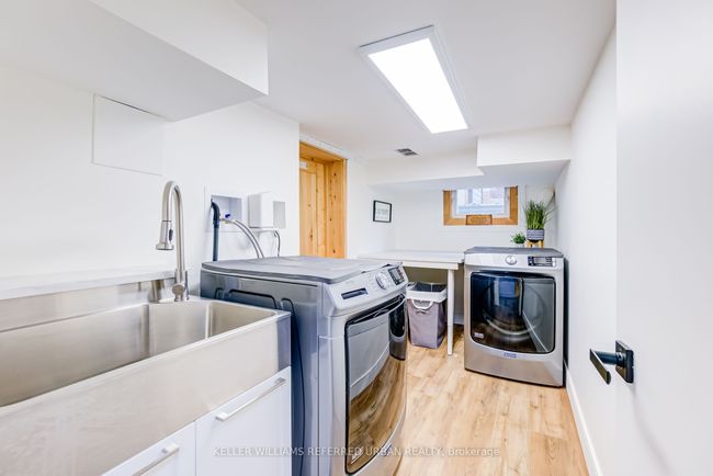 12 Wesley Ave, House other with 3 bedrooms, 4 bathrooms and 6 parking in Mississauga ON | Image 44