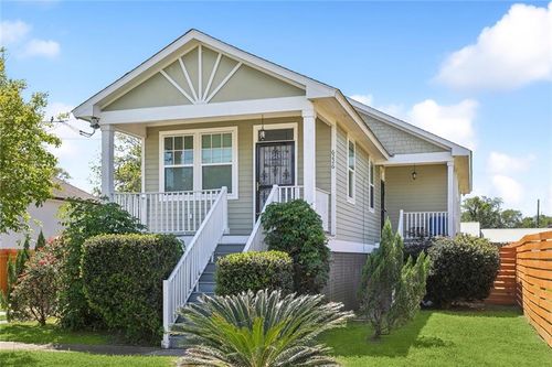 6226 Lafaye St, New Orleans, LA, 70122-6528 | Card Image