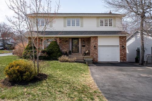 606 Basinview Dr, Bedford, NS, B4A1T7 | Card Image