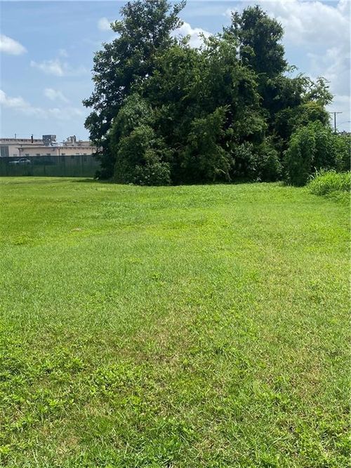 958 Oconnor St, Gretna, LA, 70053-2252 | Card Image