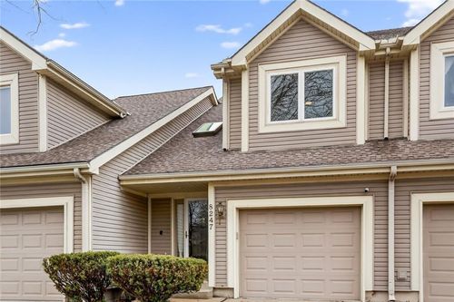 8247 Nw Barrybrooke Ct, Kansas City, MO, 64151-1057 | Card Image