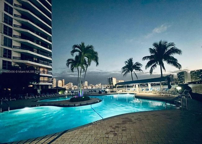 APT-1711 - 3530 Mystic Pointe Dr, Condo with 2 bedrooms, 2 bathrooms and null parking in Aventura FL | Image 31