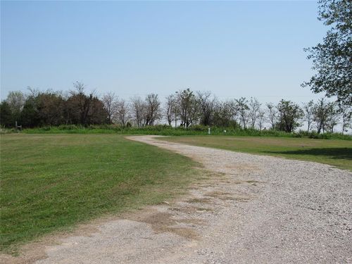19551 E County Road 1500, Lindsay, OK, 73052-9736 | Card Image