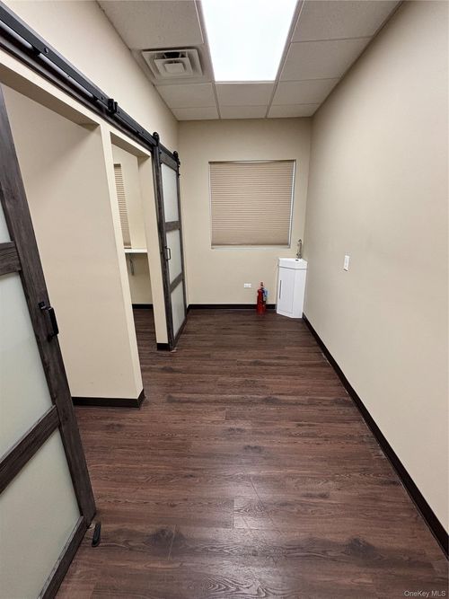 1 Cisney Ave, Floral Park, NY, 11001-3249 | Card Image