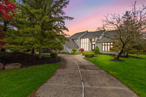 5215 Deer Run Cir, Orchard Lake, MI, 48323-1511 | Card Image