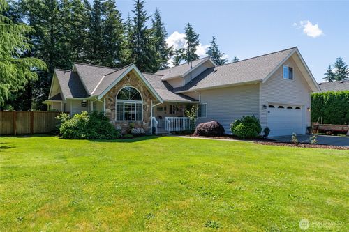 6898 Golf View Drive, Lynden, WA, 98264 | Card Image