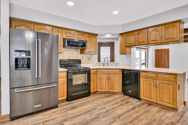 24310280 Meadow Cir, House other with 3 bedrooms, 1 bathrooms and null parking in Big Bend WI | Image 8