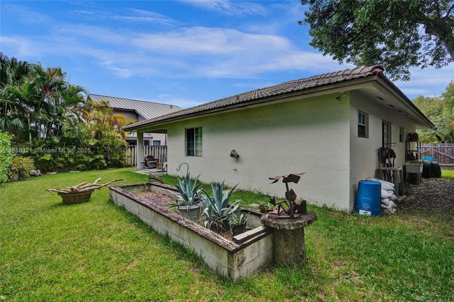 8504 Cutler Ct, House other with 3 bedrooms, 2 bathrooms and null parking in Cutler Bay FL | Image 7