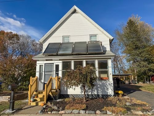 83 Newton St, Greenfield, MA, 01301-3113 | Card Image