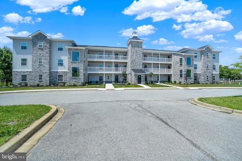 2305-201 Colonial Downs Ct, NEWARK, DE, 19702-6616 | Card Image