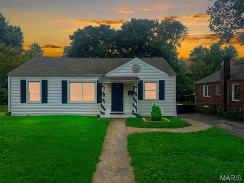 3604 San Jose Ln, Saint Ann, MO, 63074-2717 | Card Image