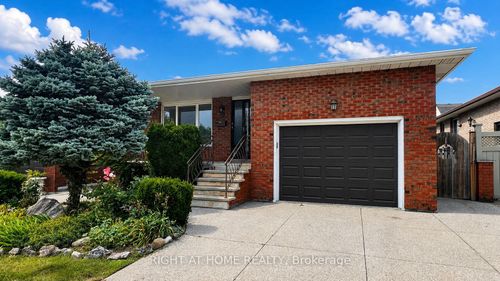 upper-39 Lisgar Crt, Hamilton, ON, L8T4Y4 | Card Image
