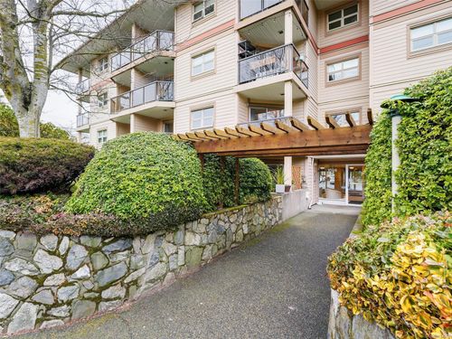 202-1694 Cedar Hill Cross Rd, Saanich, BC, V8P2P7 | Card Image