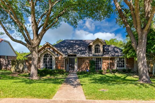 112 Wildwood Dr, DeSoto, TX, 75115-7504 | Card Image