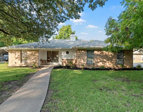 137 Bonham Dr, Hewitt, TX, 76643-3137 | Card Image