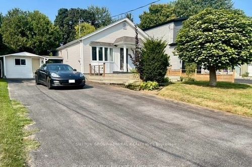 38 Fenwood Hts, Scarborough, ON, M1M2V8 | Card Image