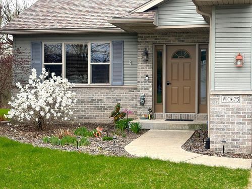 W10675 Wildenberg Dr, Lodi, WI, 53555-1613 | Card Image