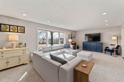 3404 S 12th Ave W, Newton, IA, 50208-9050 | Card Image