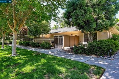 2 - Tice Creek Dr, Condo with 1 bedrooms, 1 bathrooms and null parking in Walnut Creek CA | Image 2