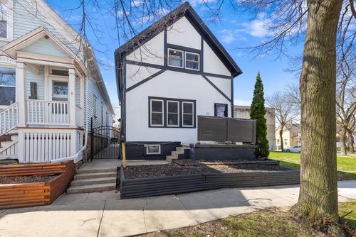 919 E Land Pl, Milwaukee, WI, 53202-1534 | Card Image