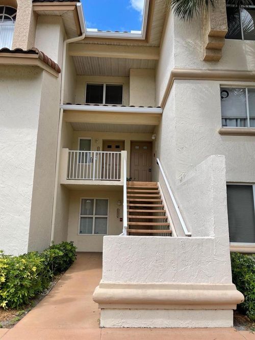 22303 Glenmoor Dr, West Palm Beach, FL, 33409-2840 | Card Image