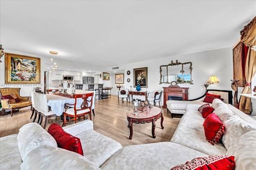 apt-411-3800 Hillcrest Dr, Hollywood, FL, 33021-7937 | Card Image