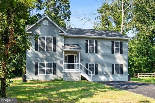 484 Lake Dr, LUSBY, MD, 20657-3260 | Card Image