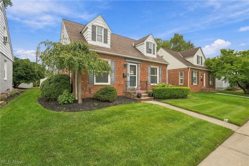 589 S Falmouth Dr, Rocky River, OH, 44116-1522 | Card Image