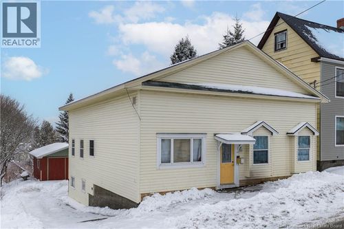 137 Park Ave, Saint John, NB, E2J1R8 | Card Image