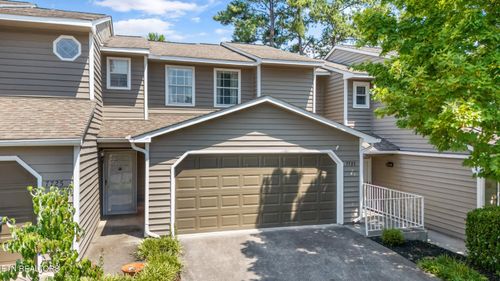 7723 Village Dr, Knoxville, TN, 37919-4724 | Card Image