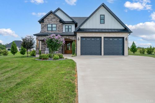 1309 W Crossing Dr, Forest, VA, 24551-4977 | Card Image