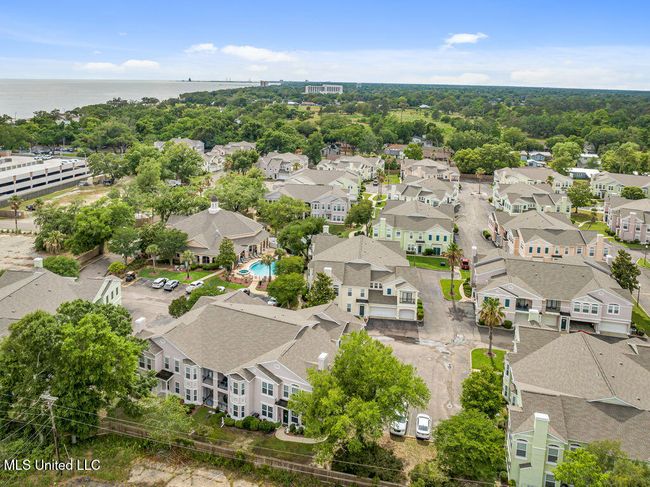 Exterior Overview | Image 34