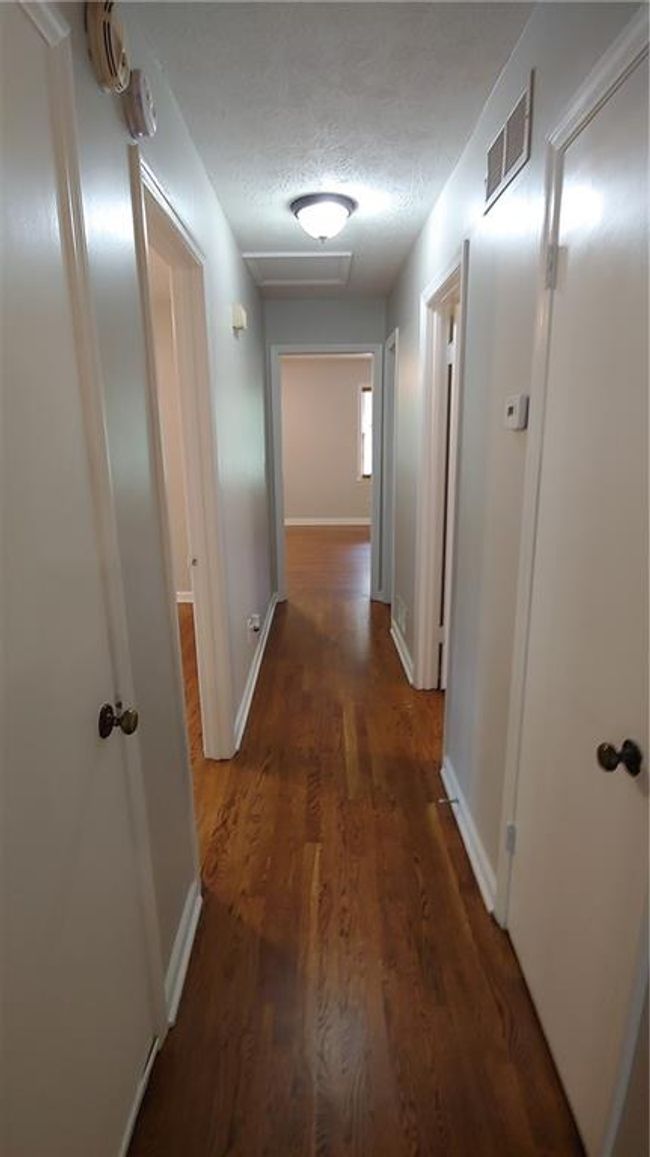 316 Creekbend Dr, House other with 3 bedrooms, 2 bathrooms and null parking in Woodstock GA | Image 7
