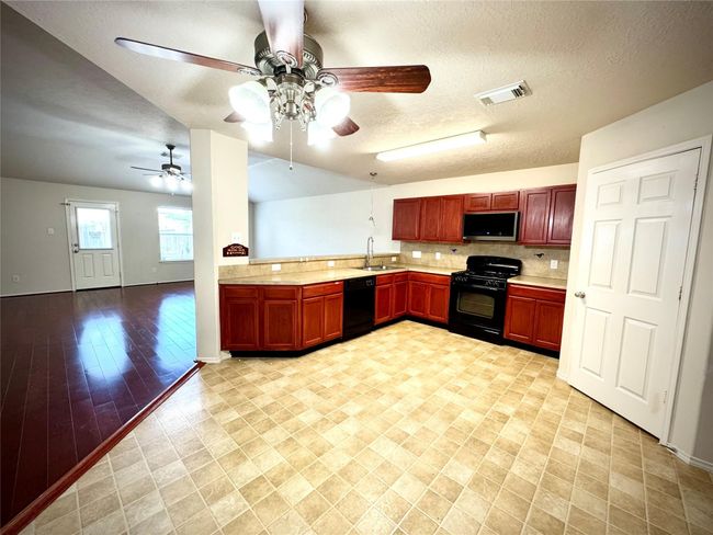 10723 Ocelot Ln, House other with 3 bedrooms, 2 bathrooms and 2 parking in Houston TX | Image 9