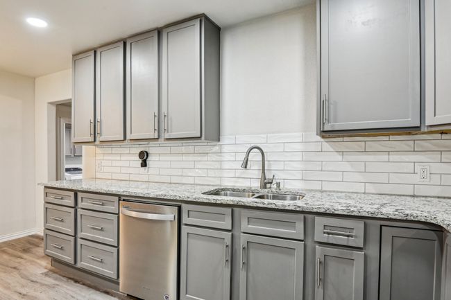 405 Willard Hall St, House other with 3 bedrooms, 2 bathrooms and null parking in Leonard TX | Image 14