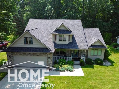2318 Flagstone Dr, Flushing, MI, 48433-2582 | Card Image