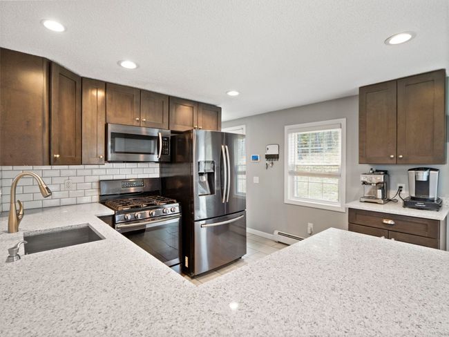 9 Valley Rd, House other with 3 bedrooms, 2 bathrooms and null parking in Hampstead NH | Image 4