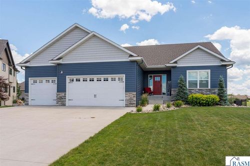 1824 Raymond Drive, North Mankato, MN, 56003 | Card Image