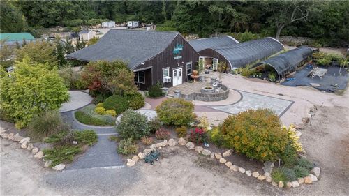 47 Tuckertown Rd, South Kingstown, RI, 02879-2705 | Card Image