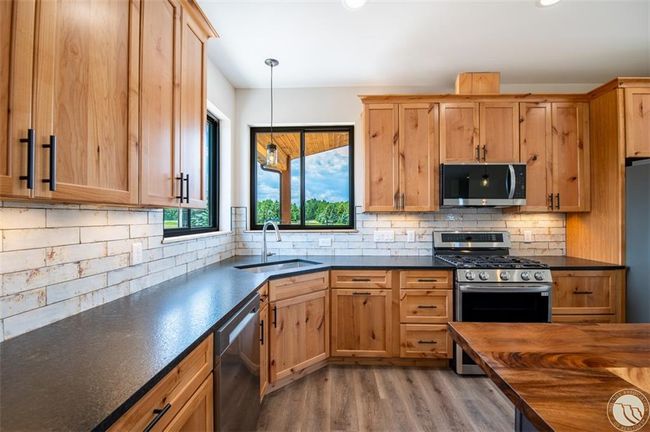 2055 Lazy J Cir, House other with 3 bedrooms, 2 bathrooms and null parking in Red Lodge MT | Image 4