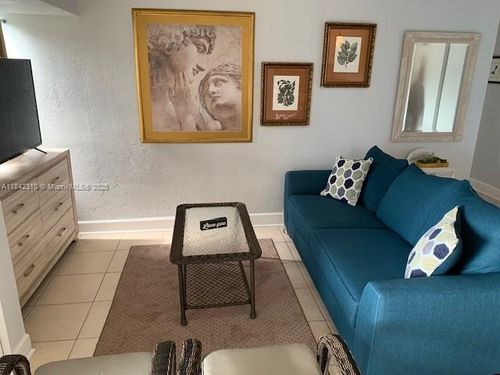 apt-218-3315 58th Ave S, St Petersburg, FL, 33712-4515 | Card Image