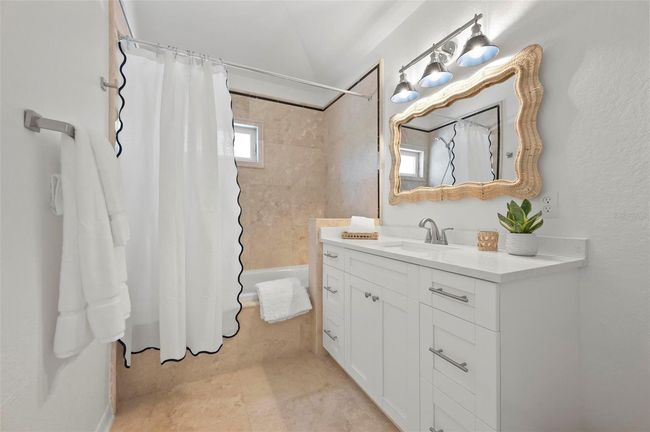 204 75 Th St, House other with 3 bedrooms, 2 bathrooms and null parking in HOLMES BEACH FL | Image 47