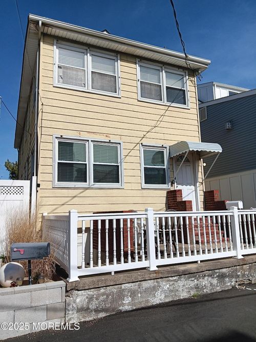 49 North Way, Sea Bright, NJ, 07760-2108 | Card Image