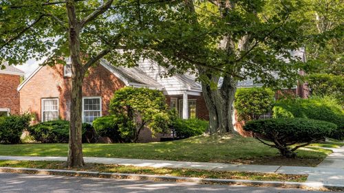 77 Jordan Rd, Brookline, MA, 02446-2315 | Card Image
