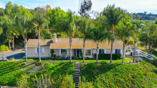 11106 Calgary Way, Valley Center, CA, 92082-4958 | Card Image