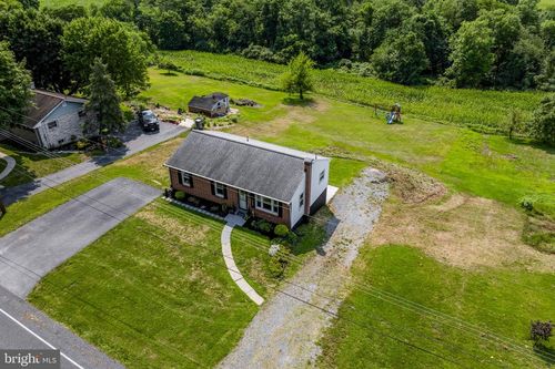 8064 Colebrook Road, PALMYRA, PA, 17078 | Card Image