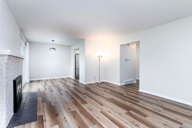 4164 E Saxony-20 | Image 7