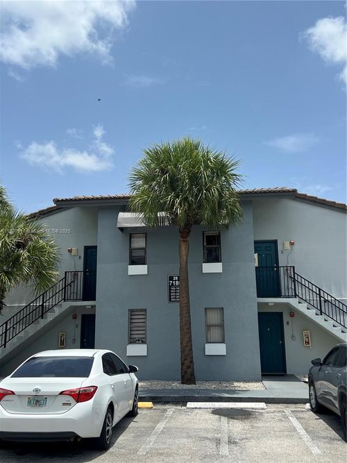 apt-109-7180 Nw 179th St, Hialeah, FL, 33015-5487 | Card Image